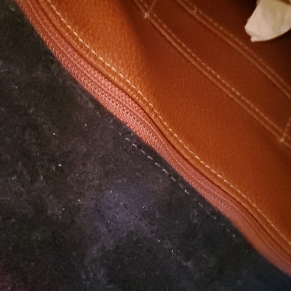 VINTAGE DOONEY PEBBLE LEATHER CROSSBODY. - Picture 6 of 8